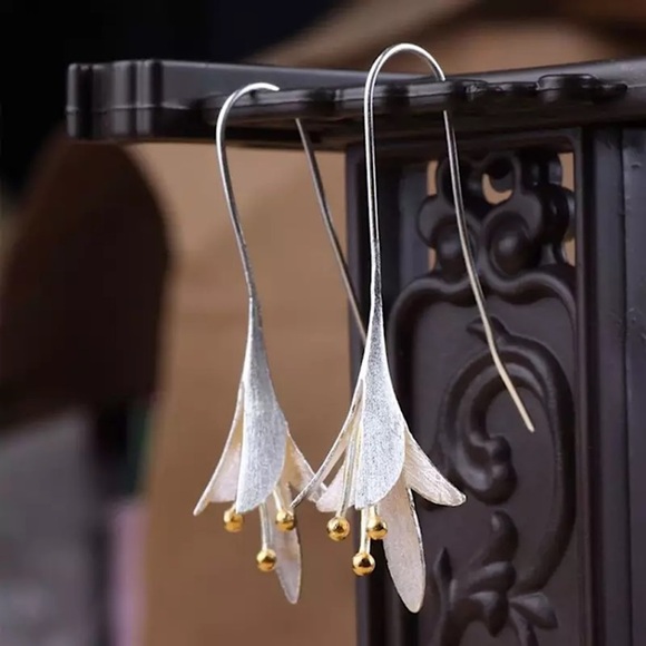 Anthropologie Jewelry - Oriental Hanging Japanese Unique Flower Earrings